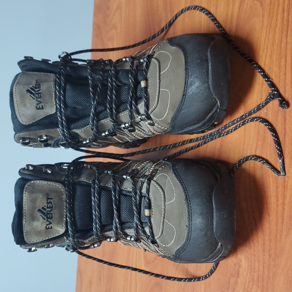 Men's Brown Hiking Boots